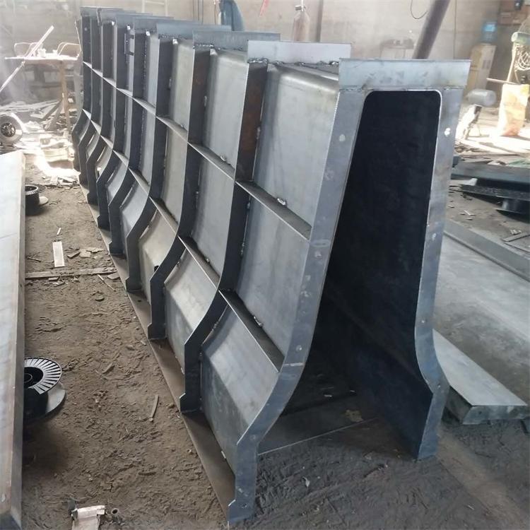 翰軒模具制造 隔離墩模具4.jpg